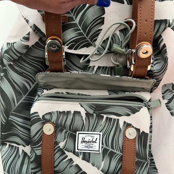 EUC Herschel Little America mid Volume Backpack, Palm Leaf - Picture 5 of 8